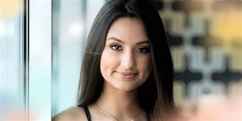 Eliza Ibarra Bio, Boyfriend, Age, Net Worth, Height, Weight.